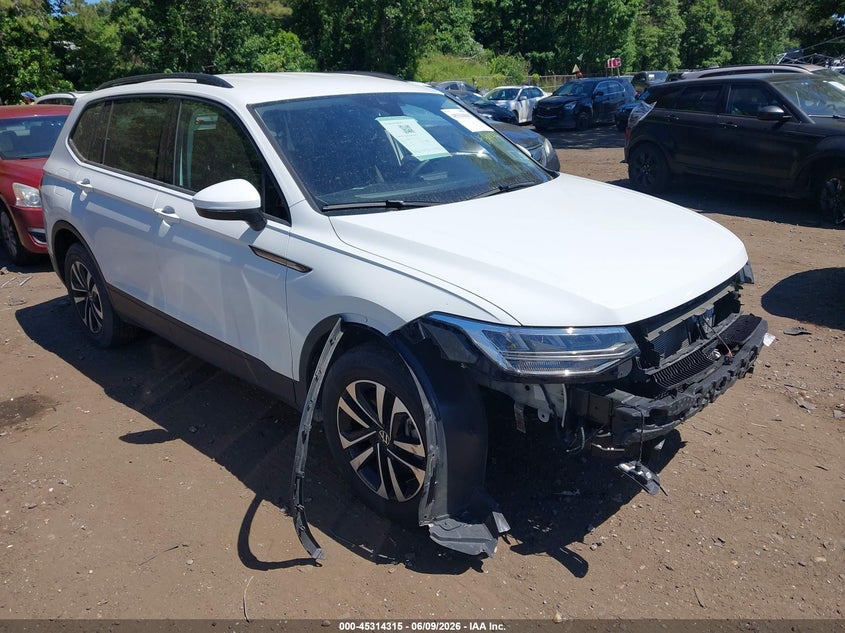 2024 VOLKSWAGEN TIGUAN auction photo 1