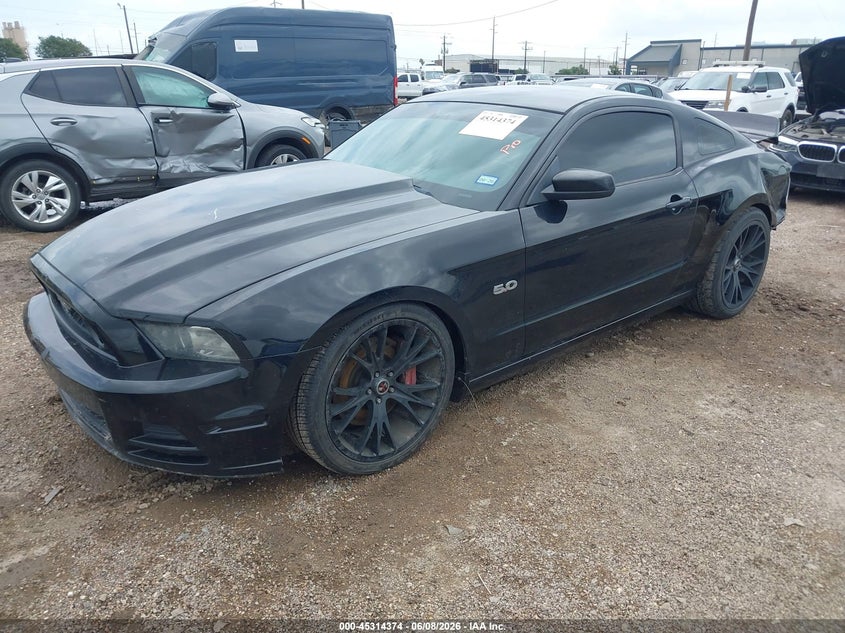 2013 FORD MUSTANG auction photo 2