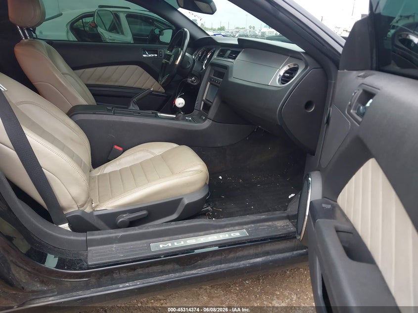 2013 FORD MUSTANG auction photo 5