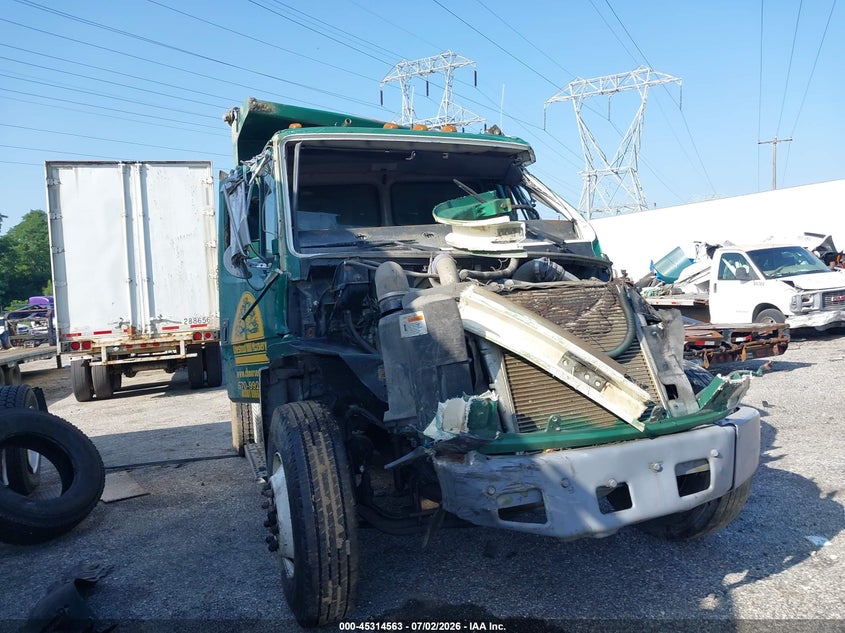 2000 FREIGHTLINER MEDIUM CONVENTIONAL FL70