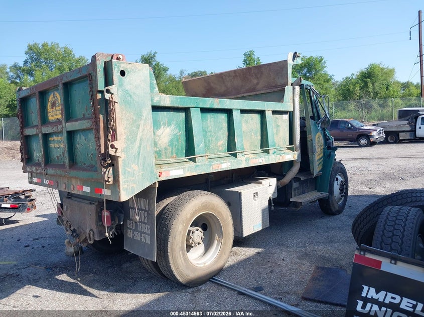 2000 FREIGHTLINER MEDIUM CONVENTIONAL auction photo 4