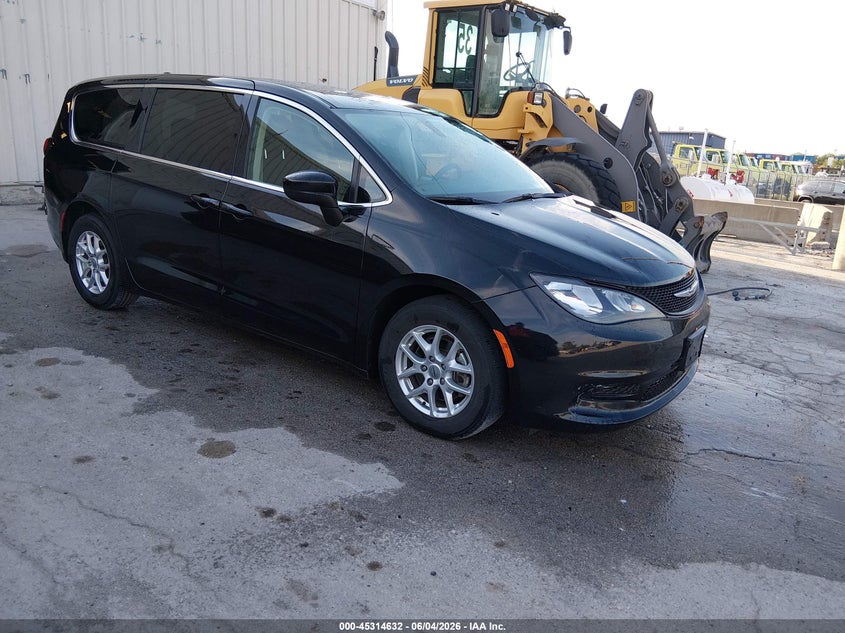2022 CHRYSLER VOYAGER auction photo 1