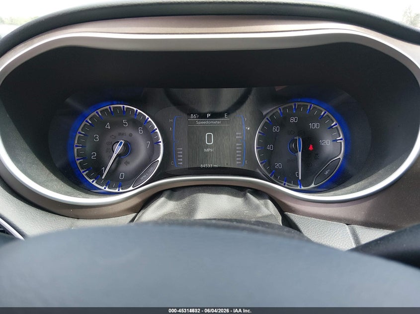 2022 CHRYSLER VOYAGER auction photo 7