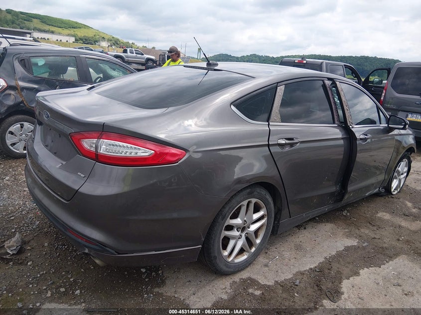 2013 FORD FUSION auction photo 4