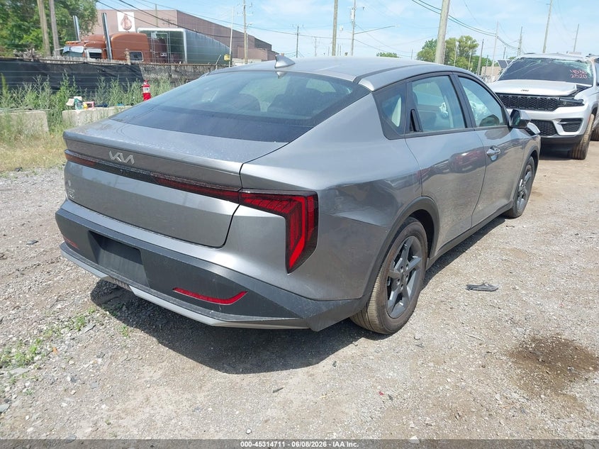 Vin: 3kpft4de2se135425, lot: 45812637, kia k4 lxs 20254
