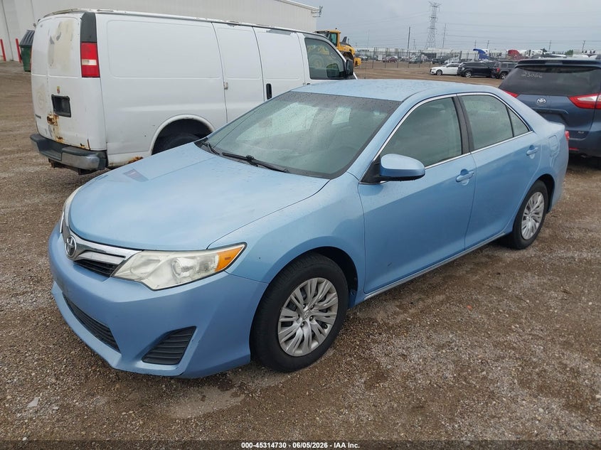 Vin: 4t1bf1fk6cu568316, lot: 45812656, toyota camry le 20122