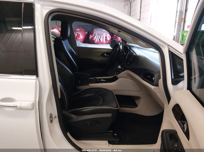 2022 CHRYSLER PACIFICA auction photo 5