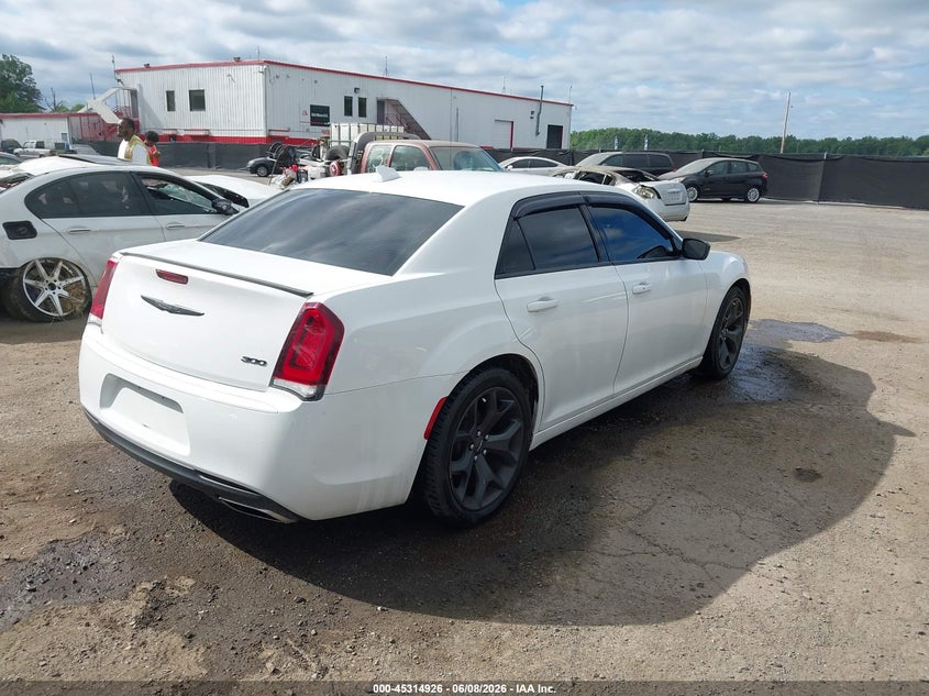 2020 CHRYSLER 300 auction photo 4