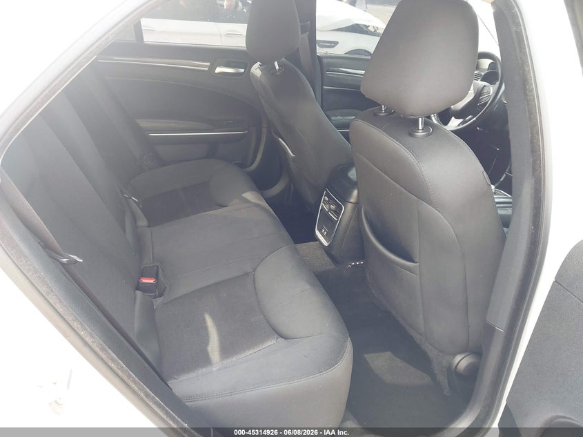 2020 CHRYSLER 300 auction photo 8