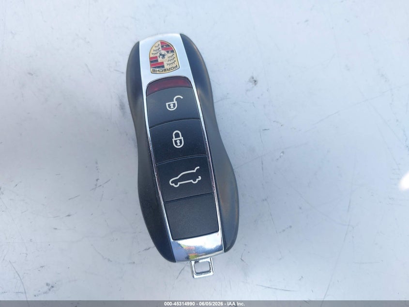 WP1AB2A59GLB52886 2016 Porsche Macan 3.0 S black