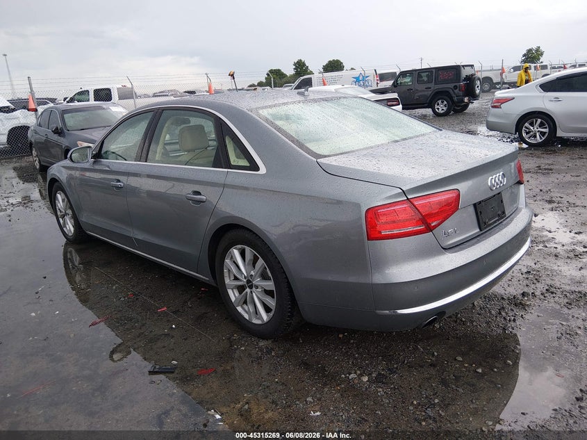 2013 AUDI A8 L auction photo 3