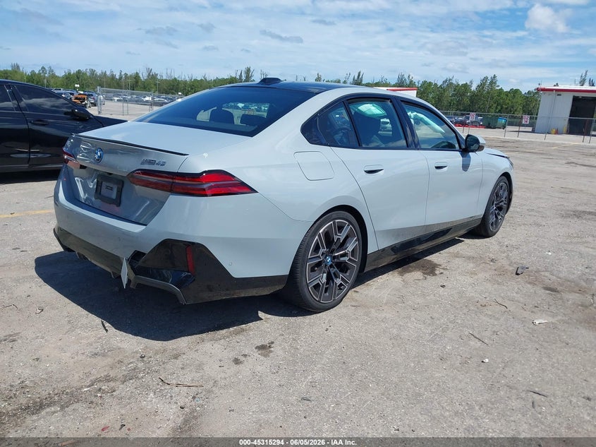 Vin: wby33fk05rcr50157, lot: 45813220, bmw i5 edrive40 20244