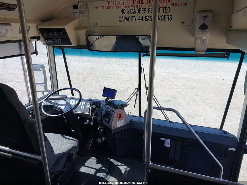 2016 IC IC CORPORATION 3000 RE BUS N/A