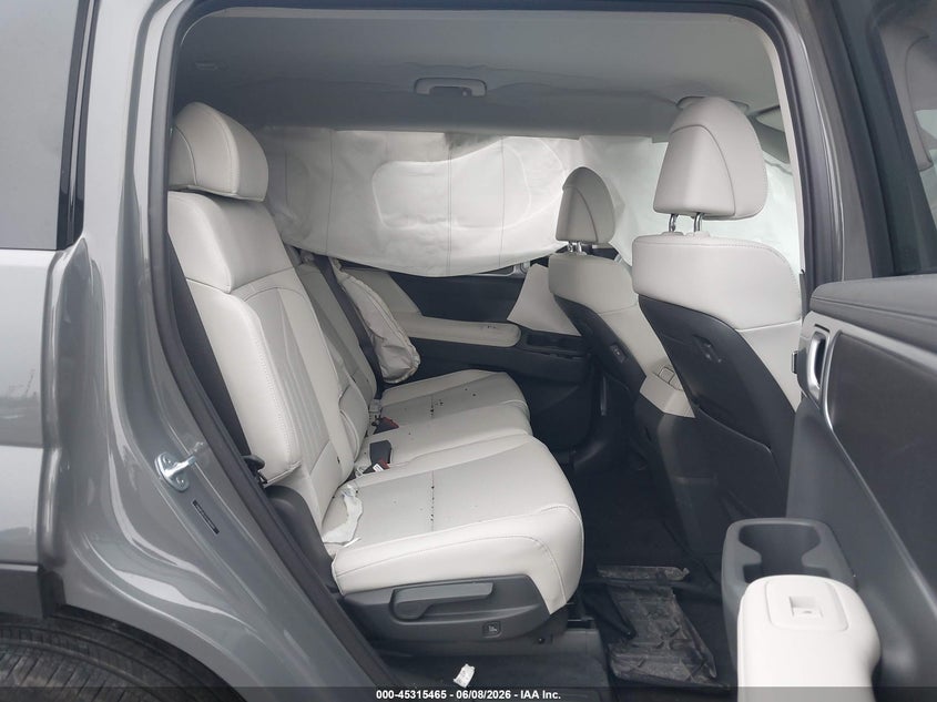 2026 HYUNDAI SANTA FE HYBRID auction photo 8