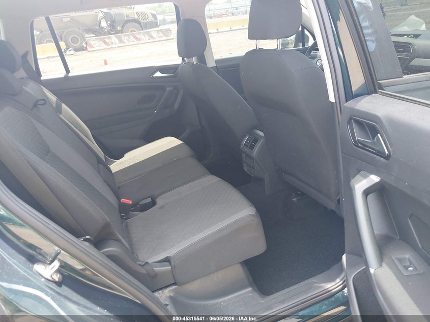 2018 VOLKSWAGEN TIGUAN auction photo 8