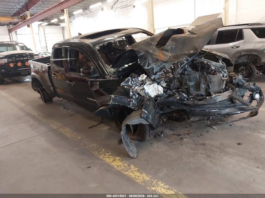 2016 TOYOTA TACOMA auction photo 1