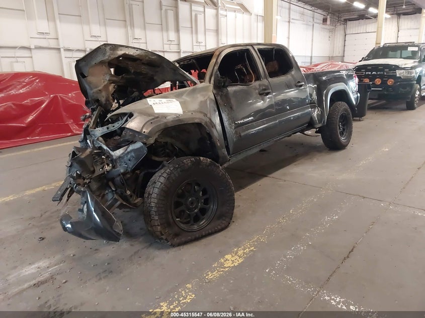 2016 TOYOTA TACOMA auction photo 2