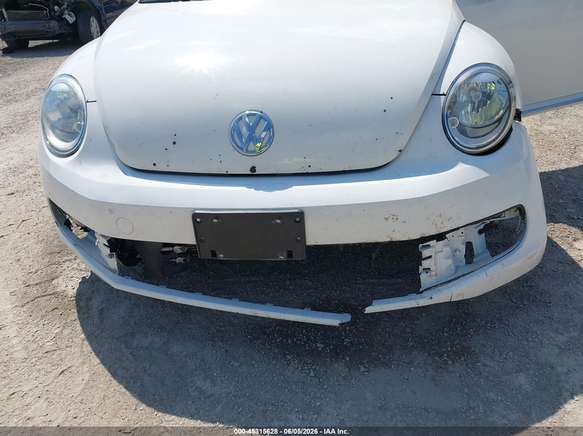 2012 Volkswagen Beetle 2.5L VIN: 3VWJP7AT8CM631319 Lot: 45315628
