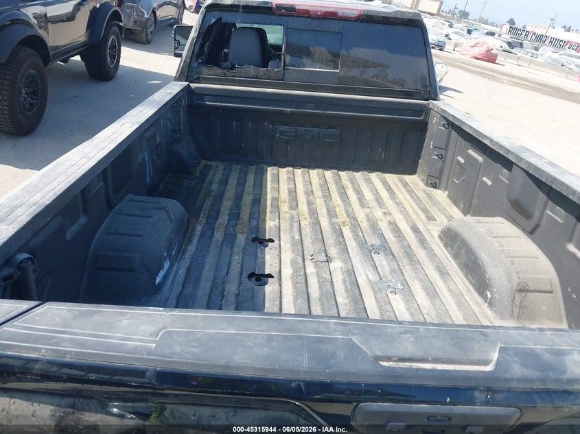2025 GMC SIERRA 3500HD auction photo 6