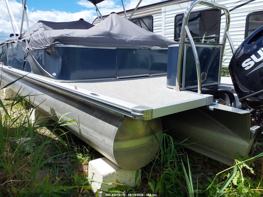 2025 TAHOE PONTOON auction photo 3