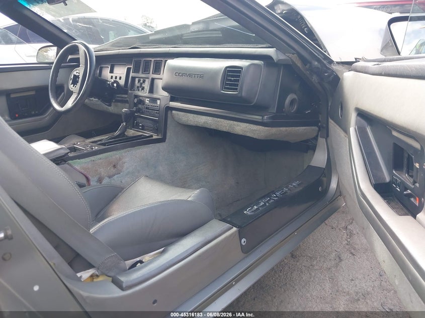 1985 CHEVROLET CORVETTE auction photo 5