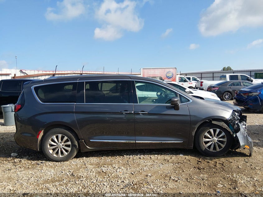 2018 Chrysler Pacifica Touring L VIN: 2C4RC1BG8JR217222 Lot: 45316286
