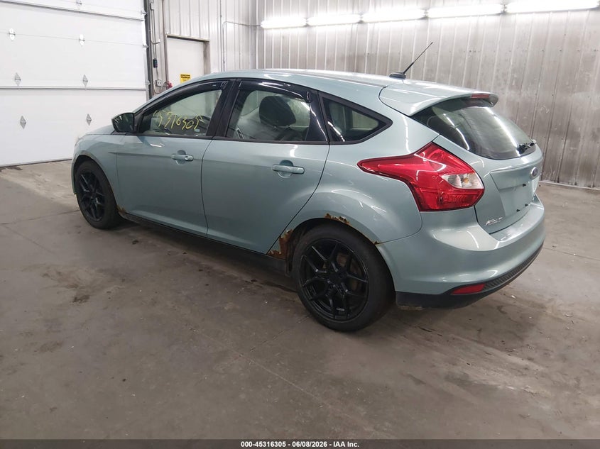 Vin: 1fahp3k2xcl404558, lot: 45814231, ford focus se 20123