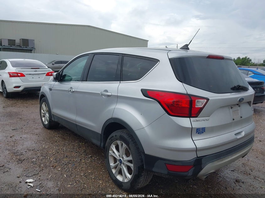 Vin: 1fmcu0gd0kua64962, lot: 45814241, ford escape se 20193