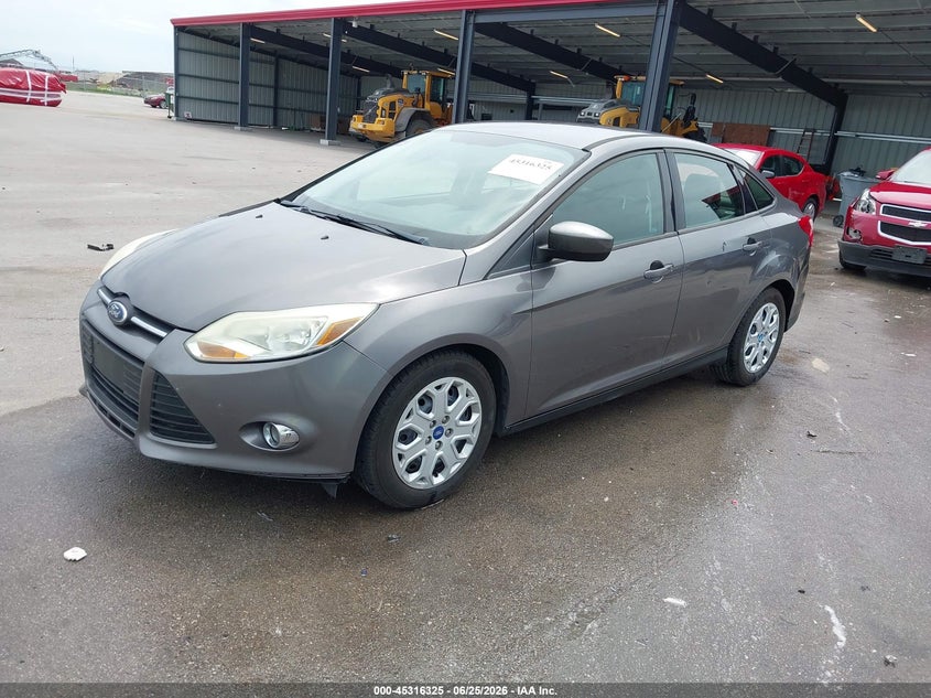 Vin: 1fahp3f21cl194135, lot: 45814251, ford focus se 20122
