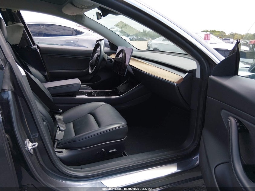 2019 Tesla Model 3 grey Lot 111045316334 Vin 5YJ3E1EB4KF386084