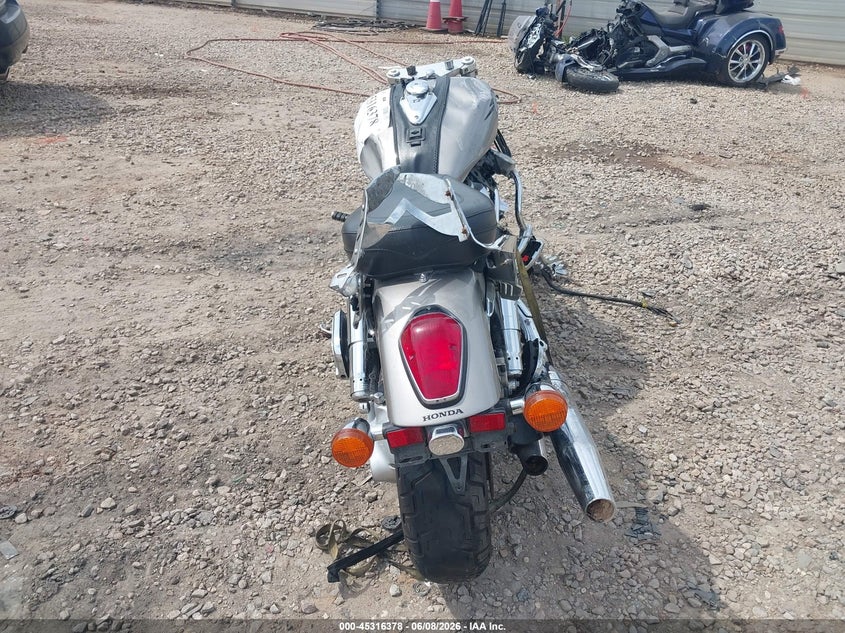 2004 HONDA VTX1300 auction photo 6