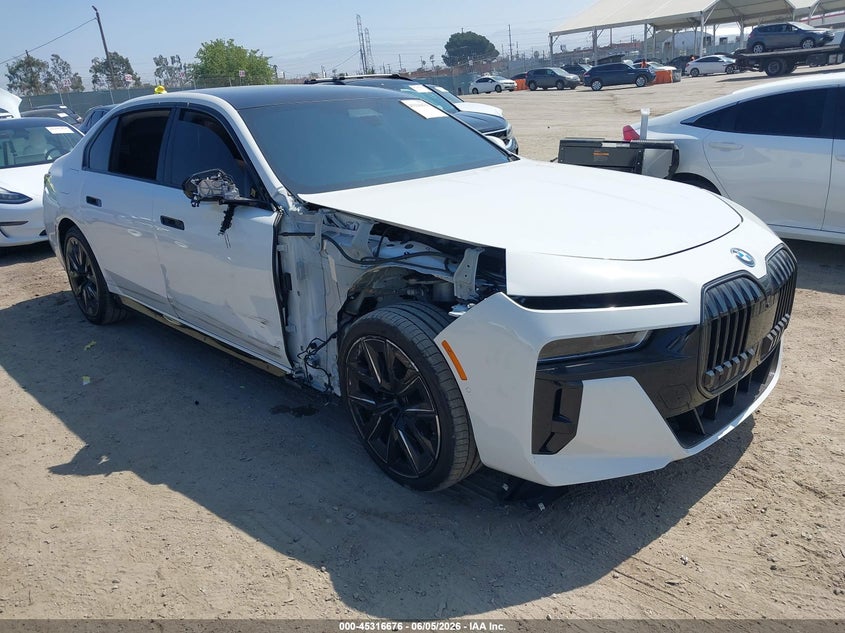 Vin: wby53ej01scu35506, lot: 45814602, bmw i7 xdrive60 2025 img_1