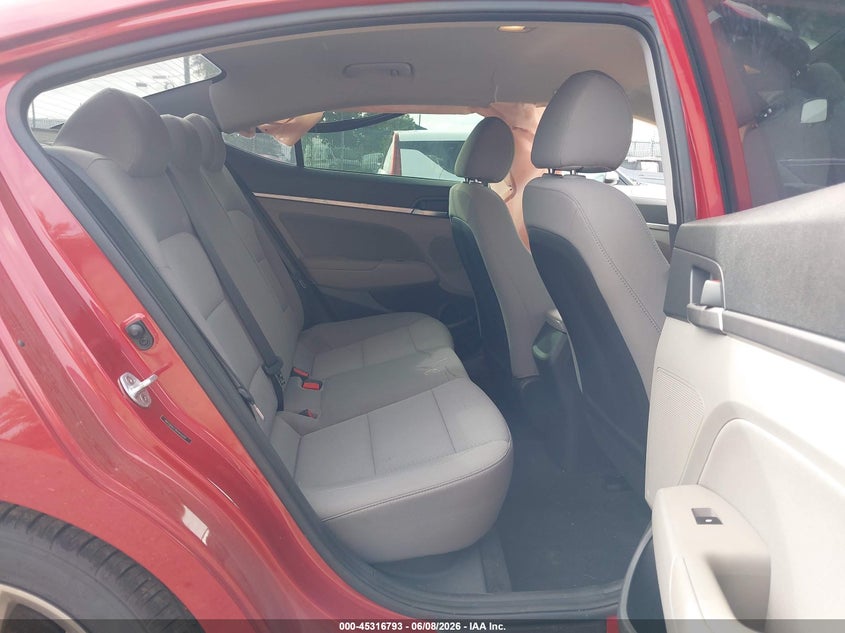 2019 HYUNDAI ELANTRA auction photo 8