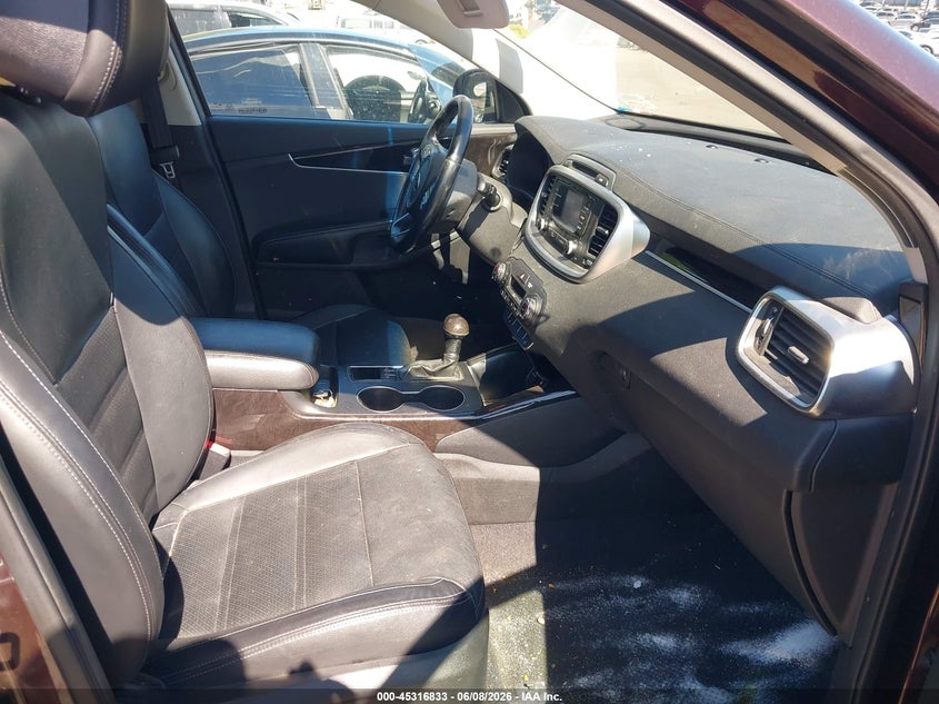 2016 KIA SORENTO auction photo 5