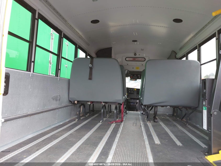 2018 THOMAS EXPRESS CUTAWAY auction photo 5