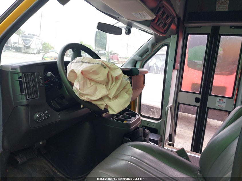 2018 THOMAS EXPRESS CUTAWAY auction photo 8