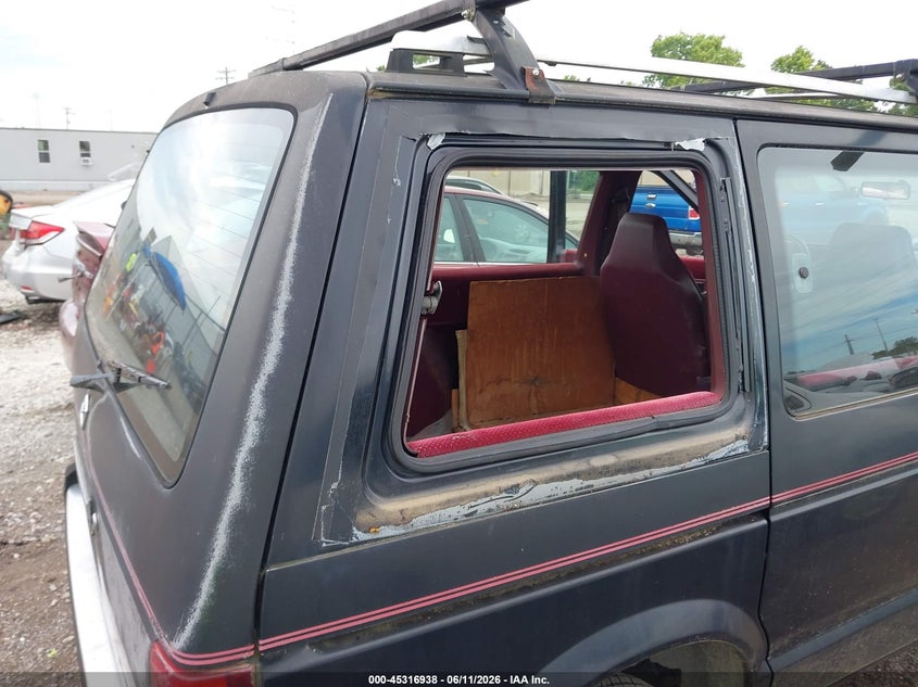 1990 Plymouth Voyager Se VIN: 2P4FH4534LR561384 Lot: 45316938