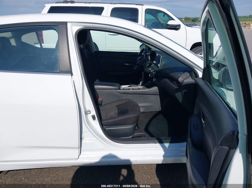 2024 NISSAN SENTRA auction photo 5
