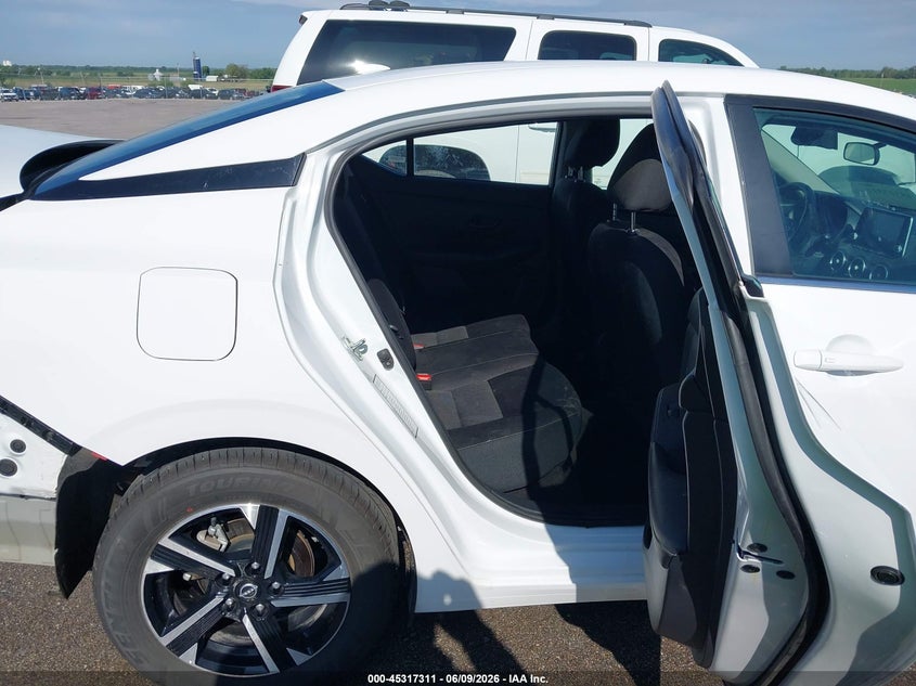 2024 NISSAN SENTRA auction photo 8