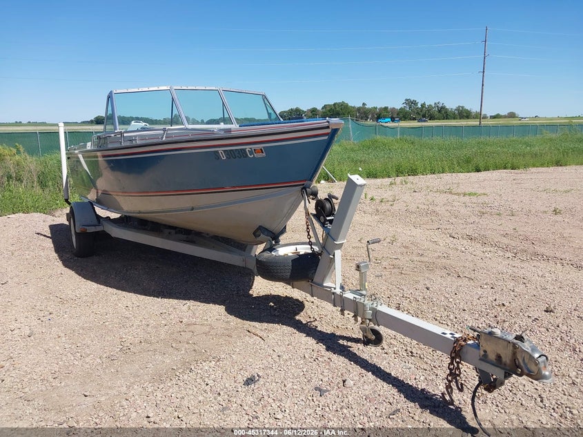 1988 LUND 18' auction photo 1