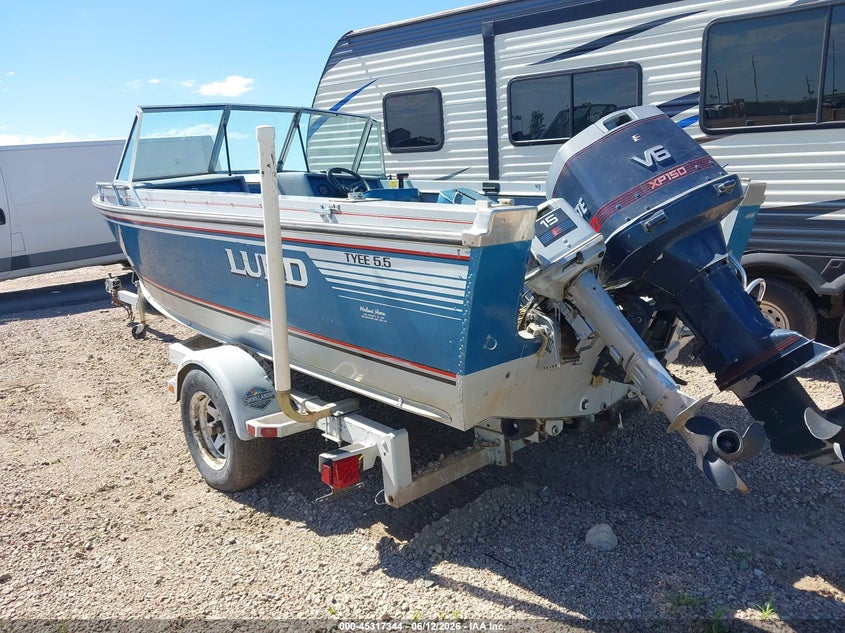 1988 LUND 18' auction photo 3