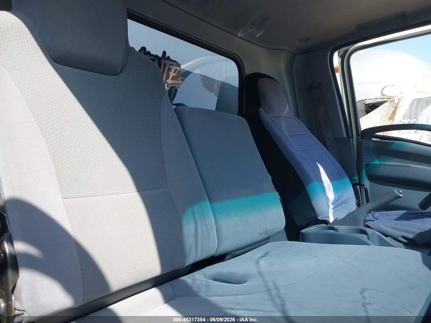 2020 ISUZU NPR HD auction photo 6
