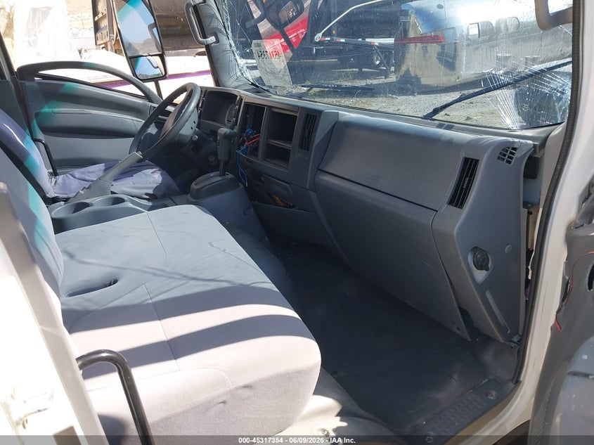 2020 ISUZU NPR HD auction photo 7