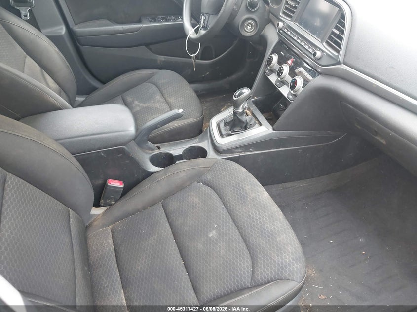 VIN KMHD84LF8KU817435 2019 HYUNDAI ELANTRA SEL