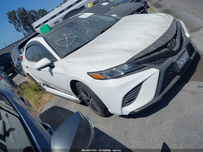 2020 TOYOTA CAMRY SE