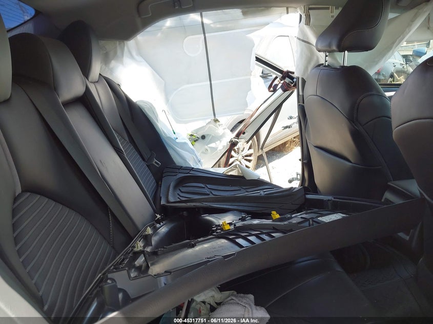 2020 TOYOTA CAMRY SE — Photo 8