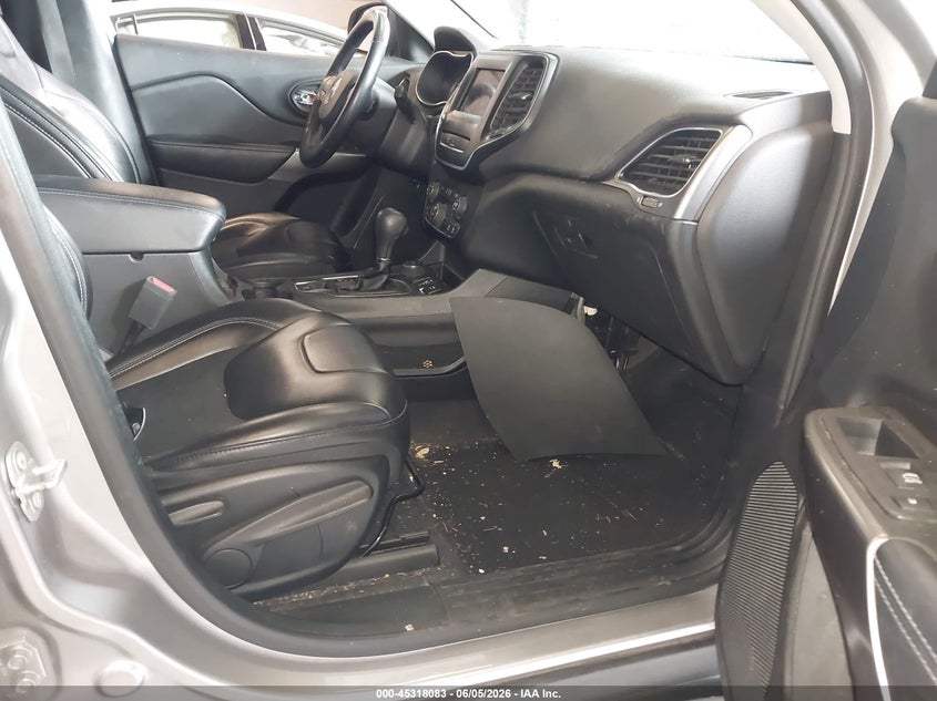 2019 JEEP CHEROKEE auction photo 5