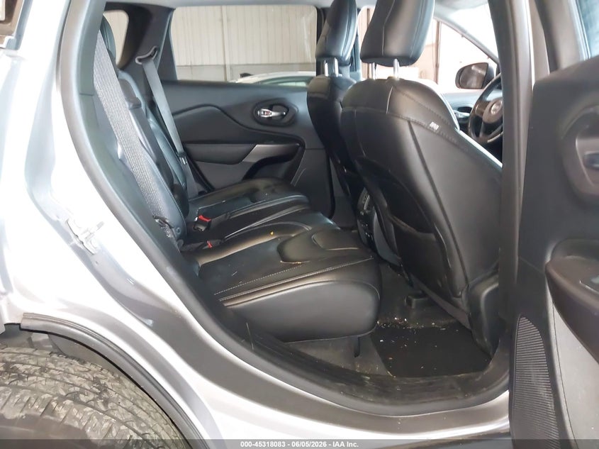 2019 JEEP CHEROKEE auction photo 8