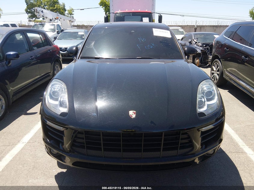 WP1AA2A52JLB21098 2018 Porsche Macan 2.0 black