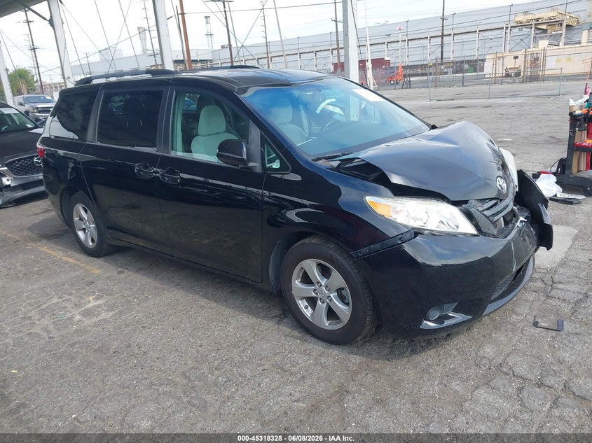 2016 Toyota Sienna Le 8 Passenger